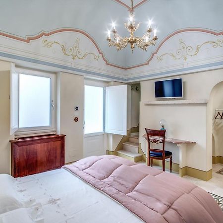 Bed and Breakfast Palazzo Stunis - Dimora Di Charme Ostuni Zewnętrze zdjęcie