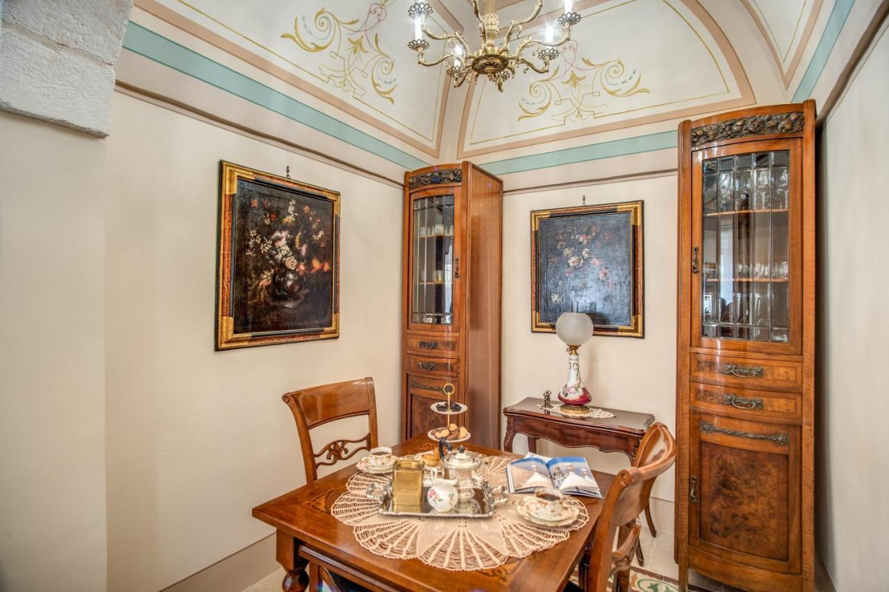 Bed and Breakfast Palazzo Stunis - Dimora Di Charme Ostuni Zewnętrze zdjęcie