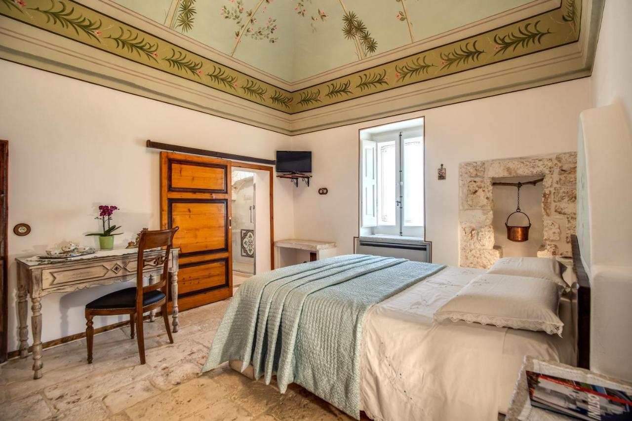 Bed and Breakfast Palazzo Stunis - Dimora Di Charme Ostuni Zewnętrze zdjęcie