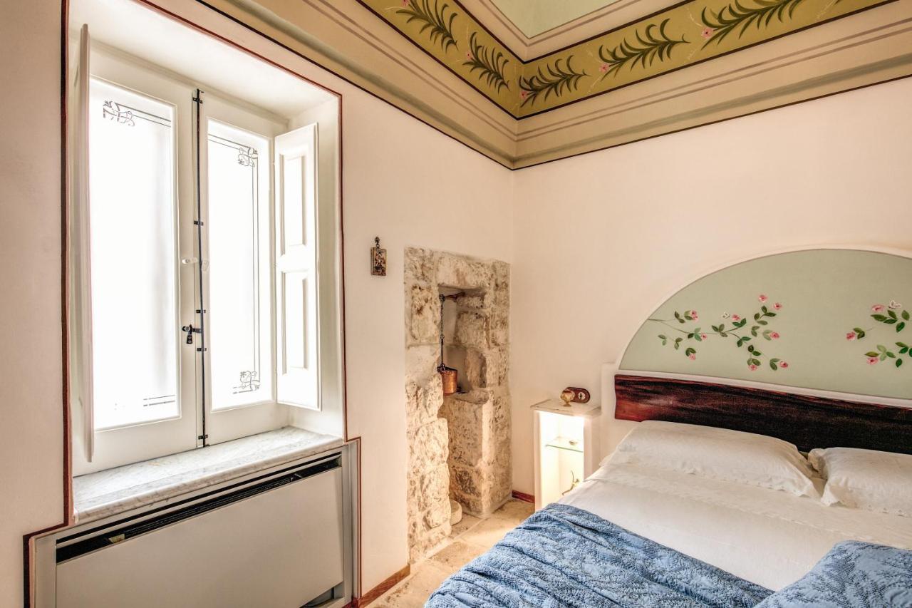 Bed and Breakfast Palazzo Stunis - Dimora Di Charme Ostuni Zewnętrze zdjęcie