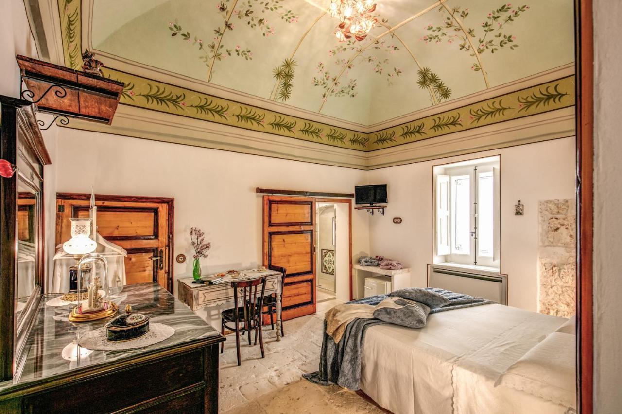 Bed and Breakfast Palazzo Stunis - Dimora Di Charme Ostuni Zewnętrze zdjęcie