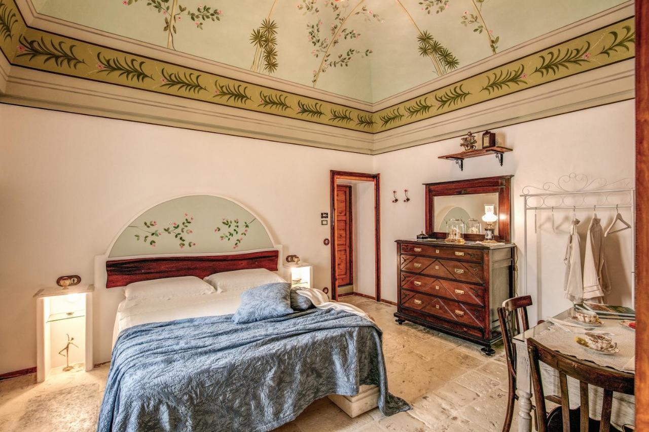 Bed and Breakfast Palazzo Stunis - Dimora Di Charme Ostuni Zewnętrze zdjęcie