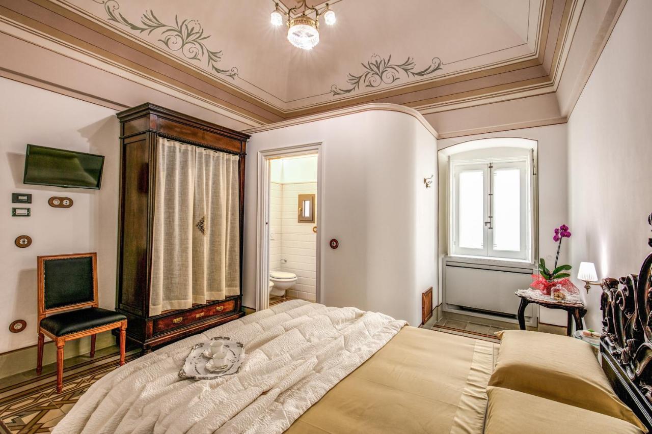 Bed and Breakfast Palazzo Stunis - Dimora Di Charme Ostuni Zewnętrze zdjęcie