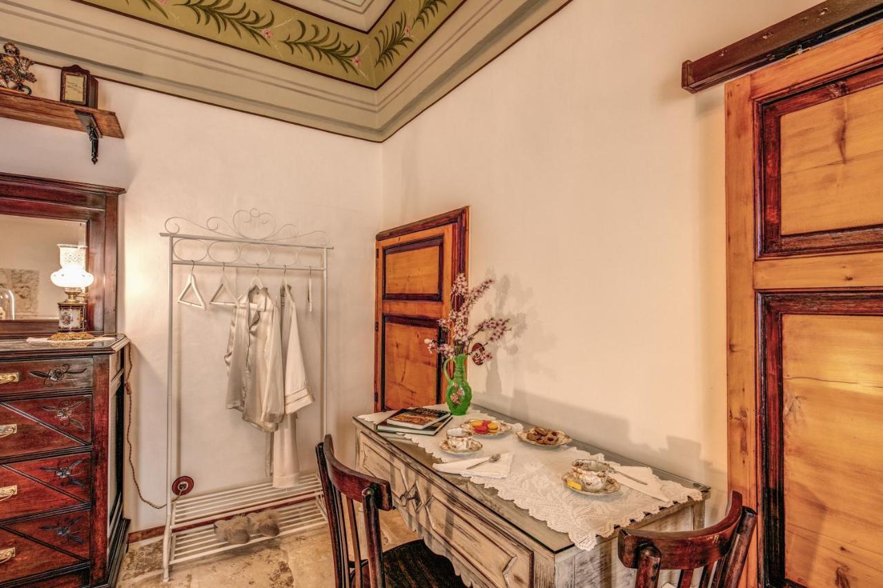 Bed and Breakfast Palazzo Stunis - Dimora Di Charme Ostuni Zewnętrze zdjęcie